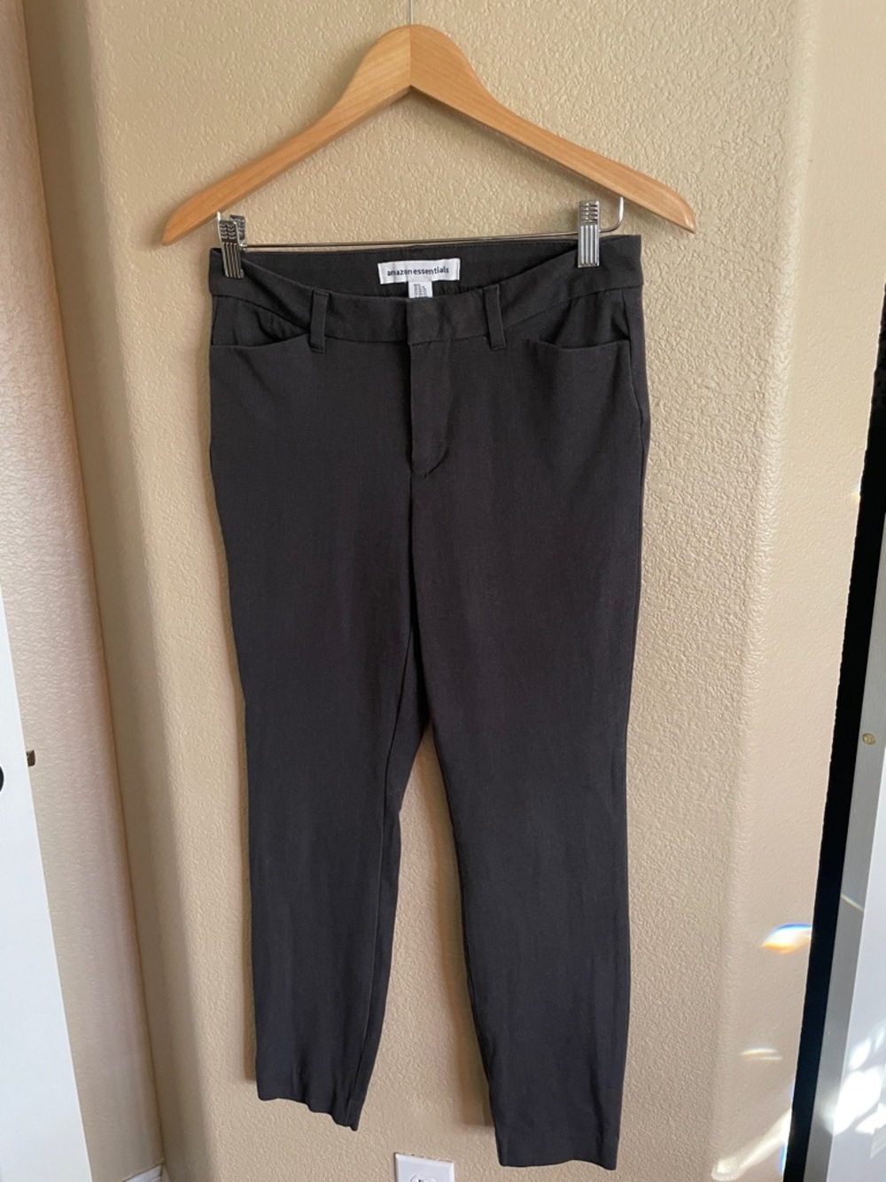 Amazon Essentials Charcoal Gray Women's Skinny Ankle Pants Size 4